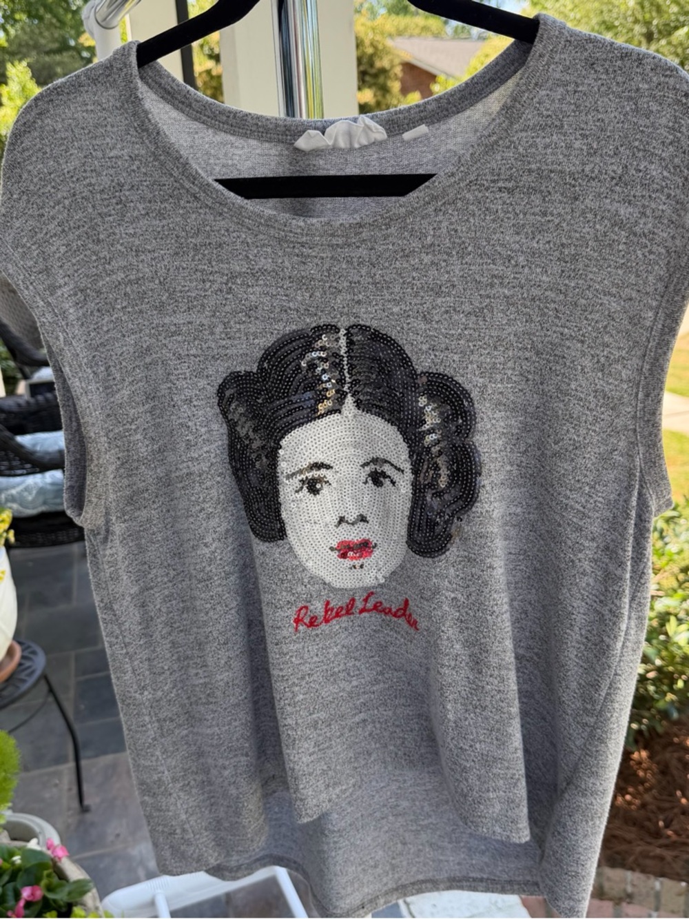 GAP x STARWARS Gray Sleeveless Hi-Lo Knit Tank with Sequin Princess Leia